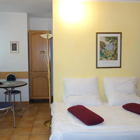 Tolstov-Hotels Big 2 Room Rossstrasse Apartment Apartment
