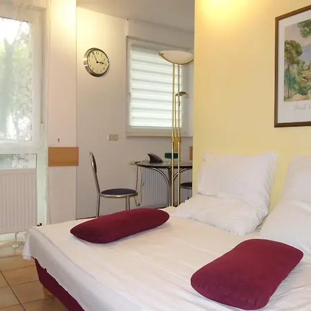 Tolstov-Hotels Big 2 Room Rossstrasse Apartment *